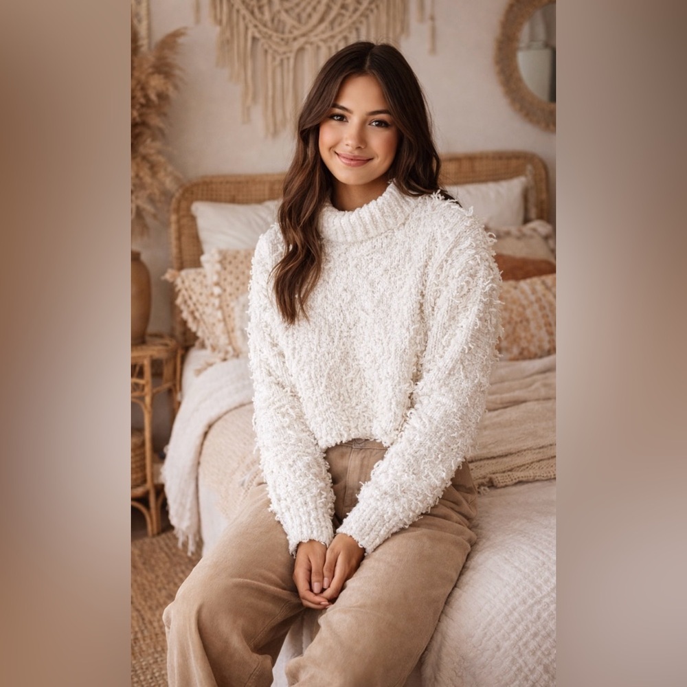 Urban Outfitters White cream Crop Mock Neck Shaggy Soft Sweater size small